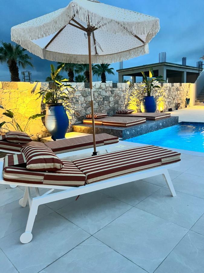 Cora May Central Villa With Private Pool 200M To The Beach 法里拉基 外观 照片